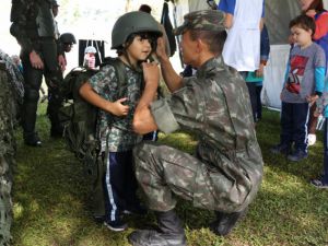 visita escolas - semana do exrcito 33